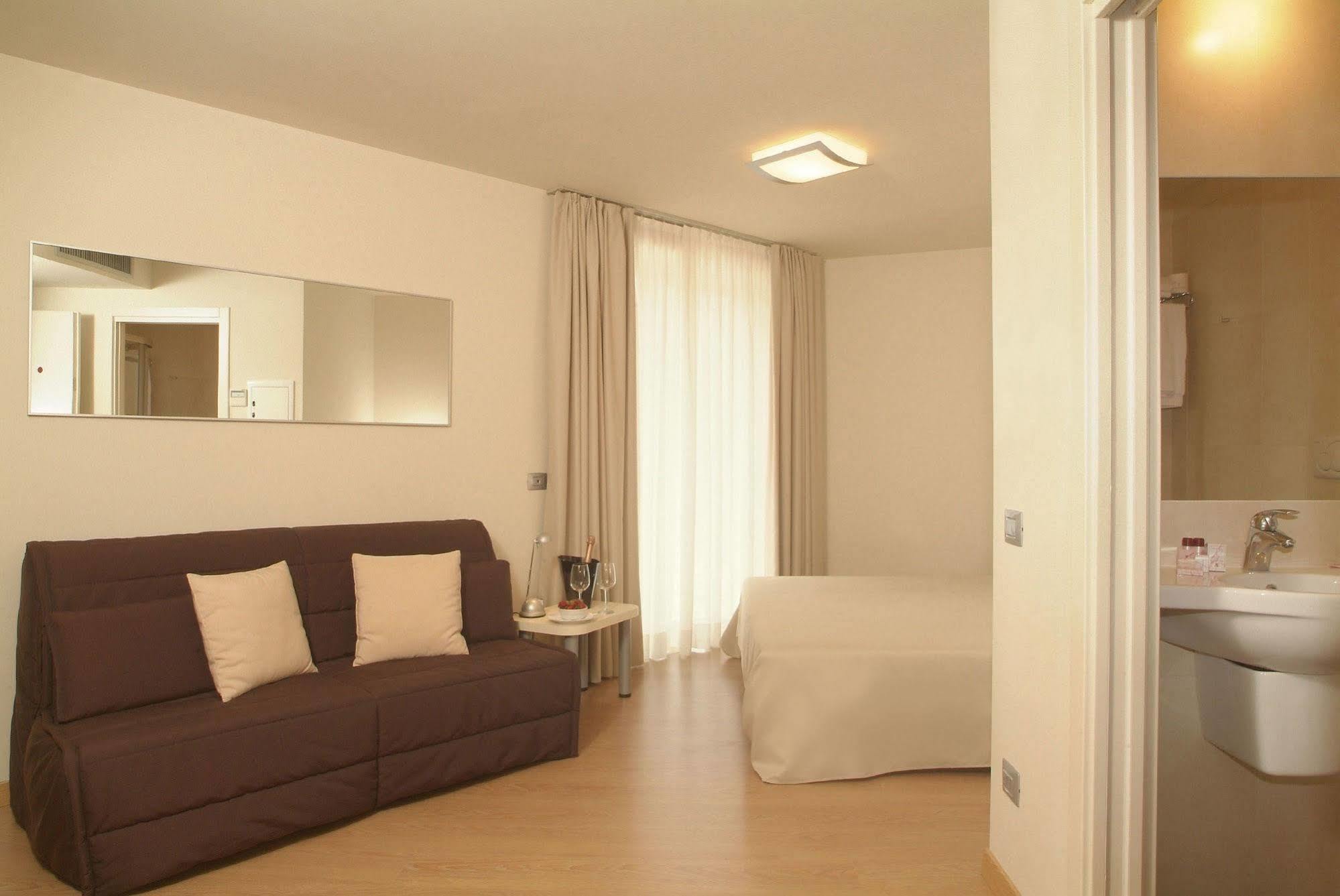 Hotel Pasha Lignano Sabbiadoro Eksteriør billede